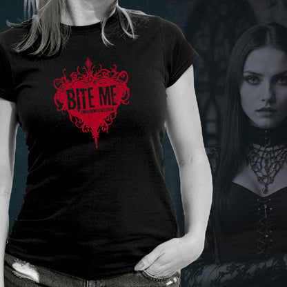 Girlie Shirt: Bite me